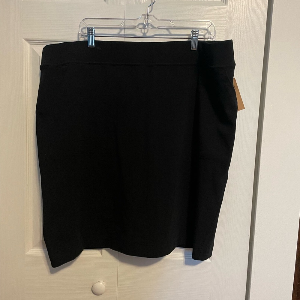 Duluth Trading Co NoGA Naturale Black Plus Size Skort